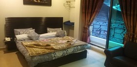 Taj Hotel And Restaurant