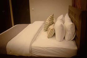 Zifan Hotel & Suites