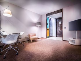 SO/ Saint Petersburg Hotel