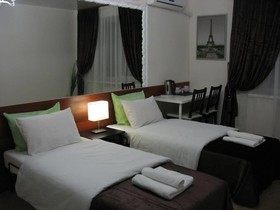 Five Rooms Hotel