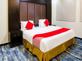 Rosa Plaza Hotel by OYO Rooms