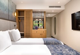 Bentley Hotel Old City