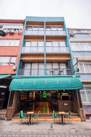 Elephant In The Room Hotel