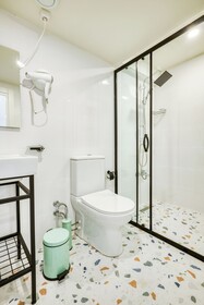 Elephant In The Room Hotel