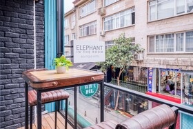 Elephant In The Room Hotel