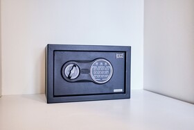 Elephant In The Room Hotel