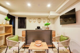 Elephant In The Room Hotel