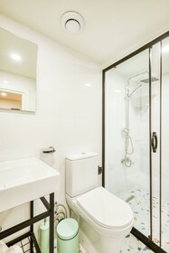 Elephant In The Room Hotel