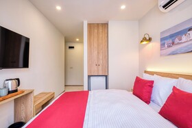 Elephant In The Room Hotel