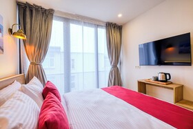 Elephant In The Room Hotel