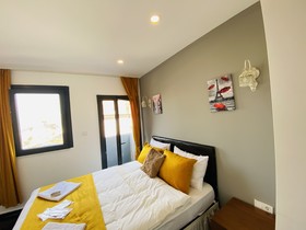 Happy Dreams Apart Hotel