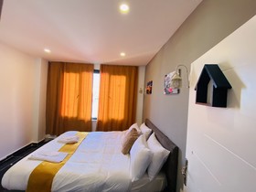 Happy Dreams Apart Hotel