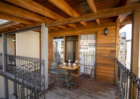 Royal Garden Suite Hotel