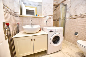 Royal Garden Suite Hotel