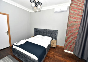 Royal Garden Suite Hotel