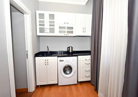 Royal Garden Suite Hotel