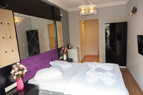 Royal Garden Suite Hotel