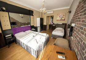 Royal Garden Suite Hotel