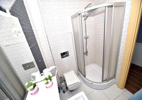 Royal Garden Suite Hotel