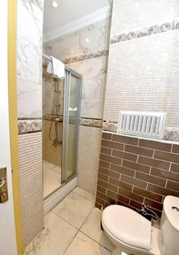 Royal Garden Suite Hotel