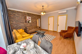 Royal Garden Suite Hotel