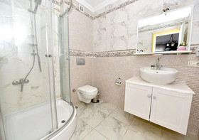 Royal Garden Suite Hotel