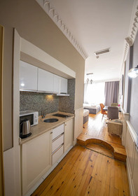 Royal Garden Suite Hotel