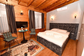 Royal Garden Suite Hotel