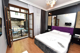 Royal Garden Suite Hotel