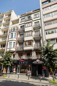 Royal Garden Suite Hotel