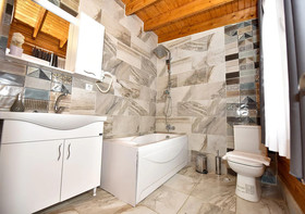 Royal Garden Suite Hotel