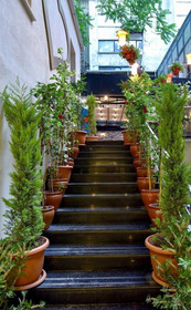 Royal Garden Suite Hotel