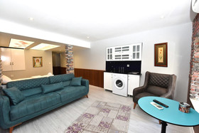 Royal Garden Suite Hotel