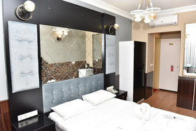 Royal Garden Suite Hotel