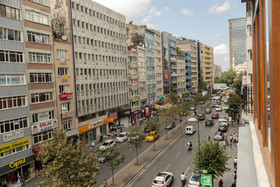 Royal Garden Suite Hotel