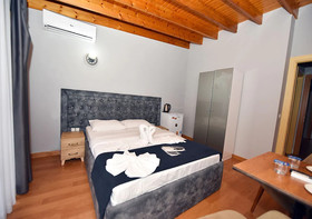 Royal Garden Suite Hotel