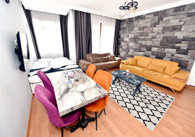 Royal Garden Suite Hotel