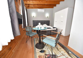 Royal Garden Suite Hotel