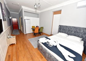 Royal Garden Suite Hotel