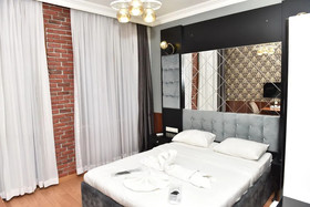 Royal Garden Suite Hotel