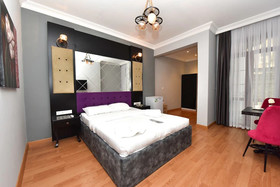 Royal Garden Suite Hotel