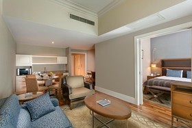 Titanic Business Kartal