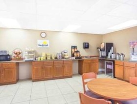 Days Inn by Wyndham Albany