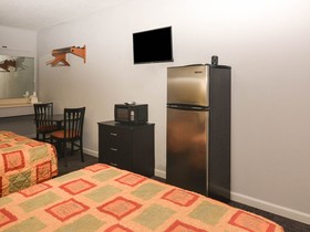 OYO Hotel Calhoun GA I-75 & US-41 Hwy