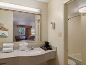 Days Inn by Wyndham Dalton