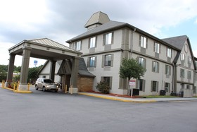 Rite4us Inn & Suites