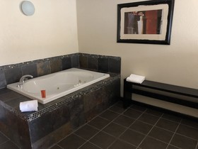 Rite4us Inn & Suites