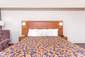 Howard Johnson by Wyndham Perry GA