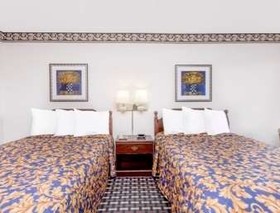 Howard Johnson by Wyndham Perry GA