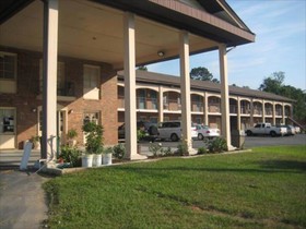 Scottish Inns & Suites Perry